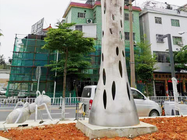 雕塑安裝現(xiàn)場(chǎng)