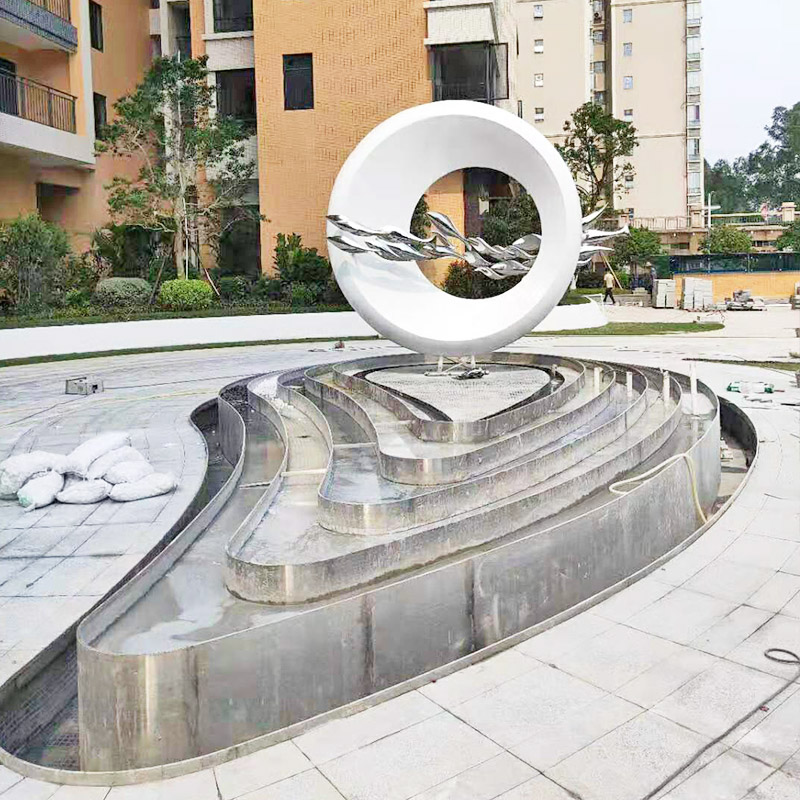 不銹鋼雕塑藝術(shù)中的與地球相關(guān)的造型了解一下